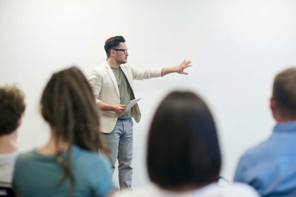 Symbolbild für Veranstaltung "Qualifizierung schafft Fachkräfte – Wirtschaft trifft Bildung"